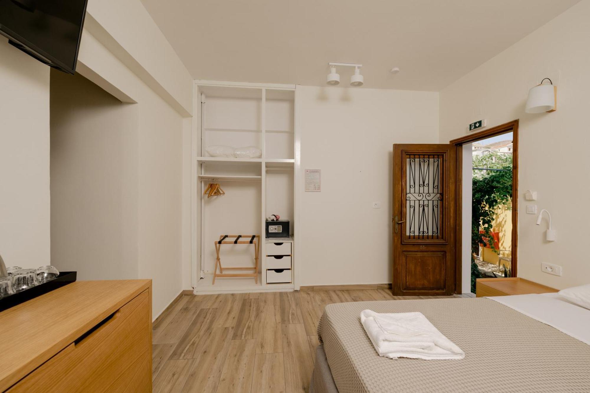 Opera House Hotel Symi Bagian luar foto