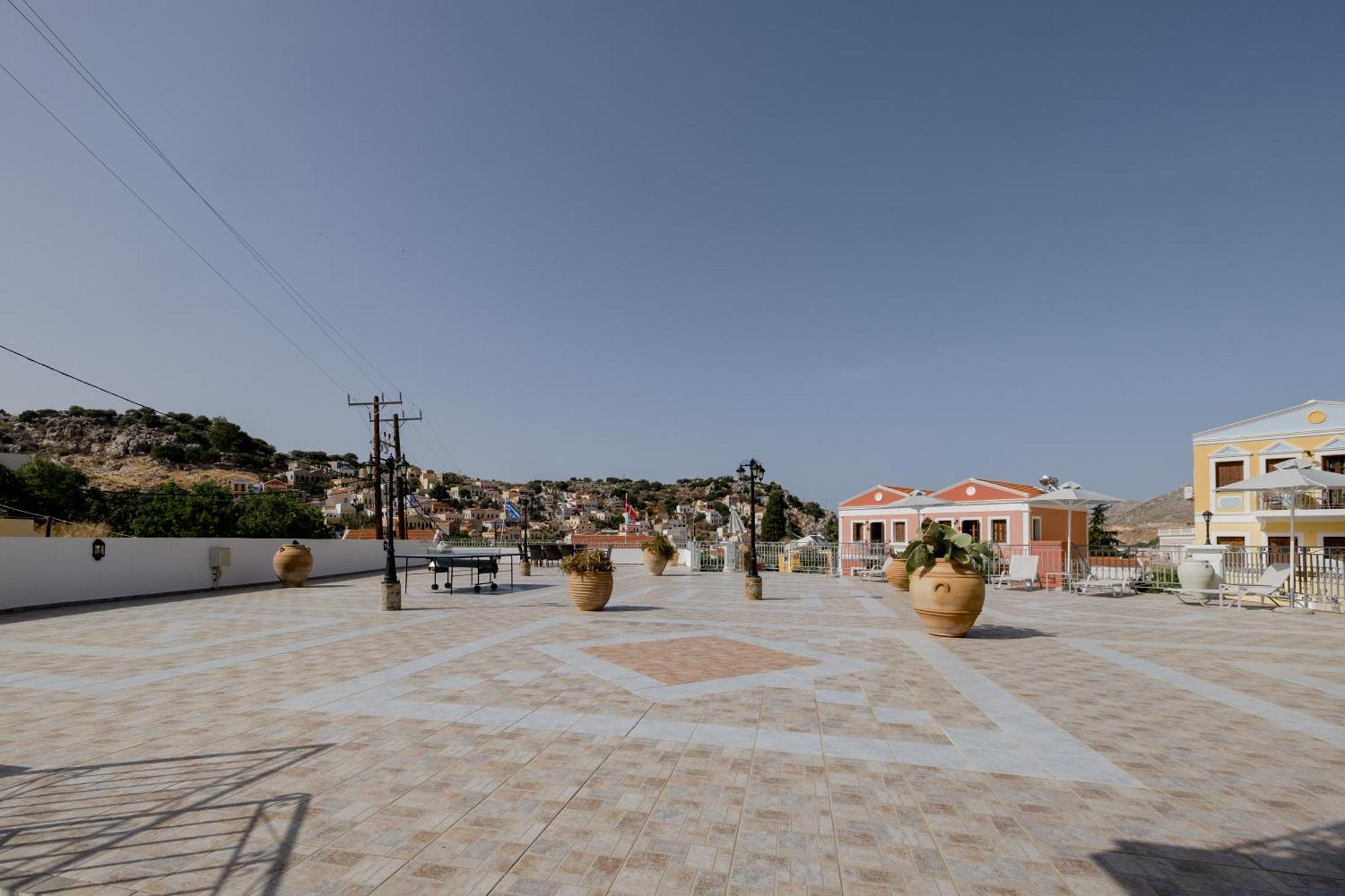 Opera House Hotel Symi Bagian luar foto