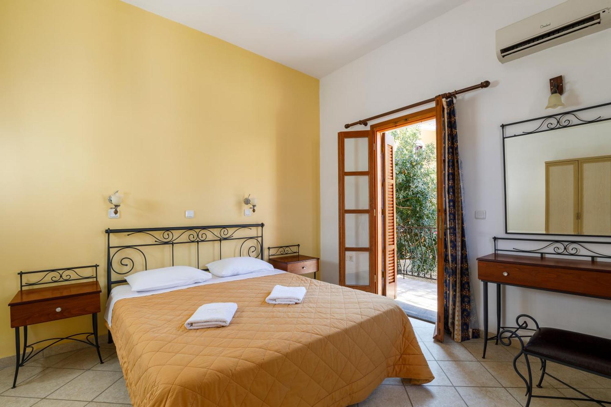 Opera House Hotel Symi Bagian luar foto
