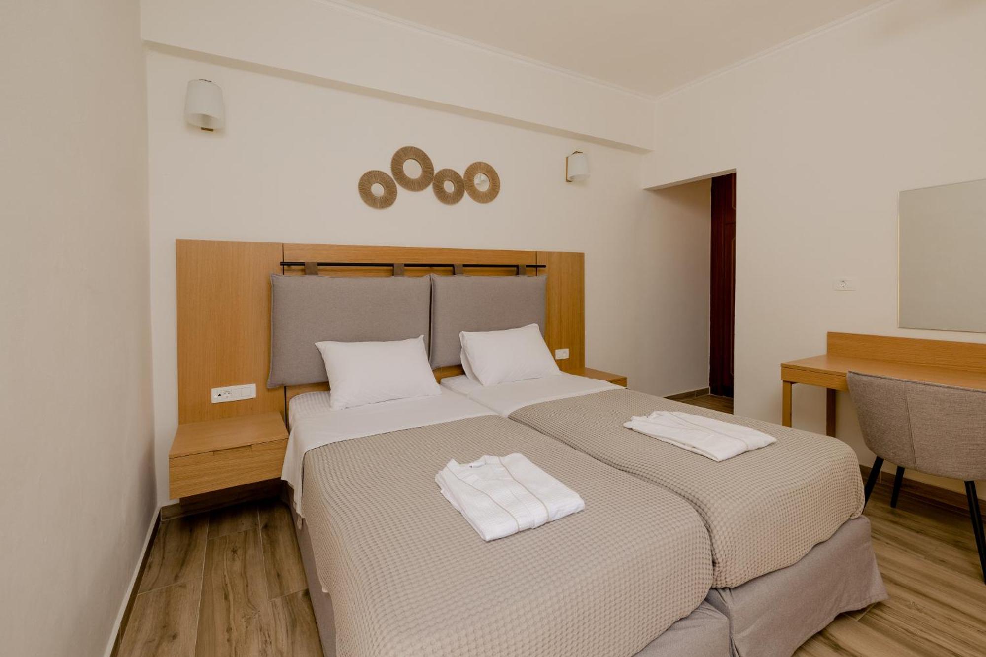 Opera House Hotel Symi Bagian luar foto
