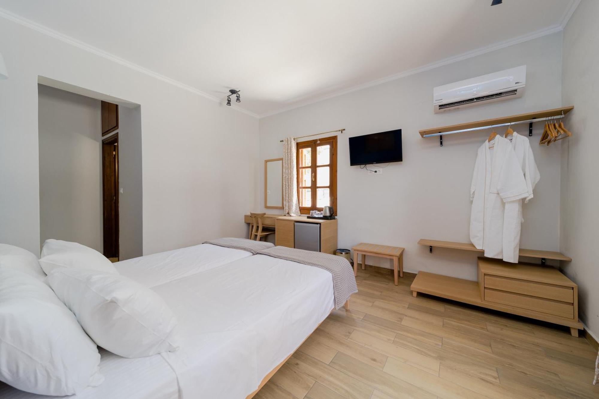 Opera House Hotel Symi Bagian luar foto